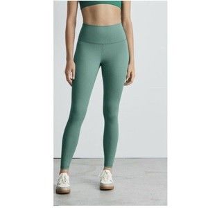 Everlane High Rise Perform Ankle Soft Green Legging Size M